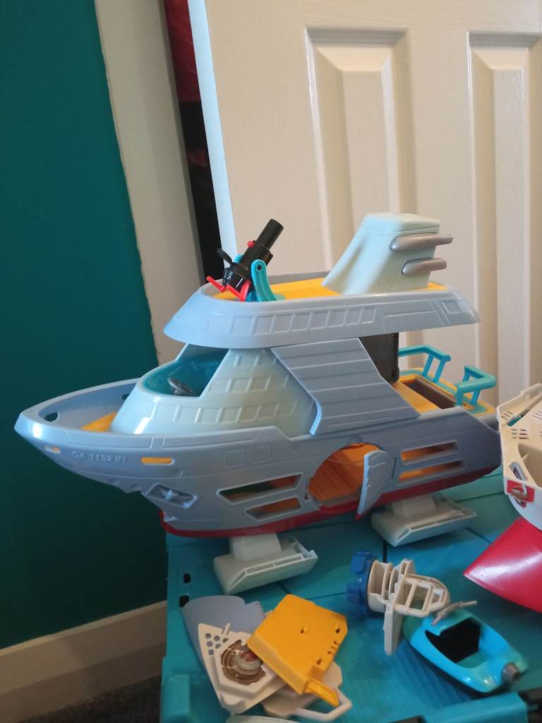 Toy for in readable figures boat