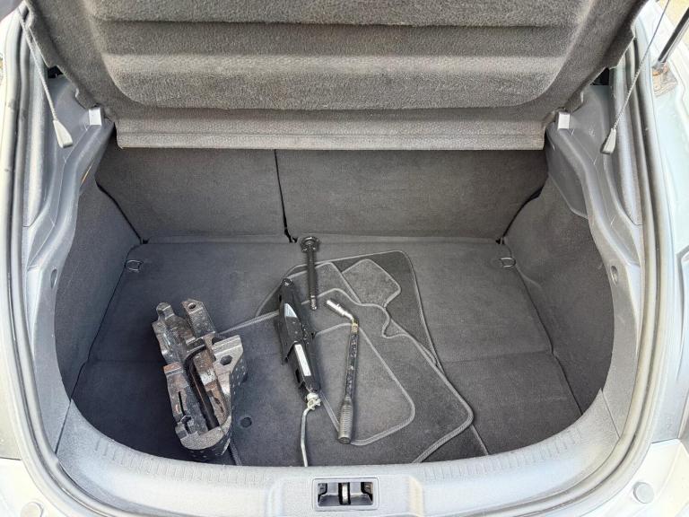 2011 Renault Megane 1.6 16V Dynamique TomTom Euro 5 3dr COUPE Petrol Manual