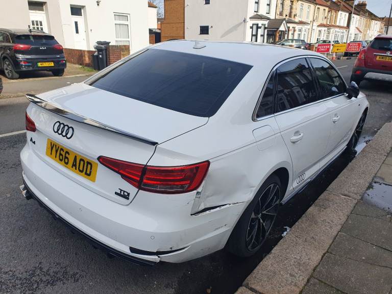 Audi, A4, Saloon, 2016, Manual, 1968 (cc), 4 doors