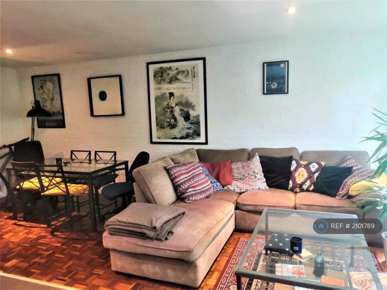 2 bedroom flat in Shaw Lane, Leeds, LS6 (2 bed) (#2101789)