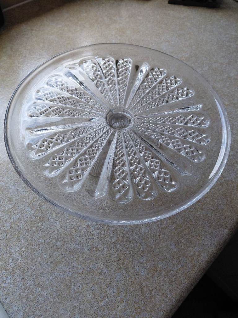 GLASS CAKE STAND