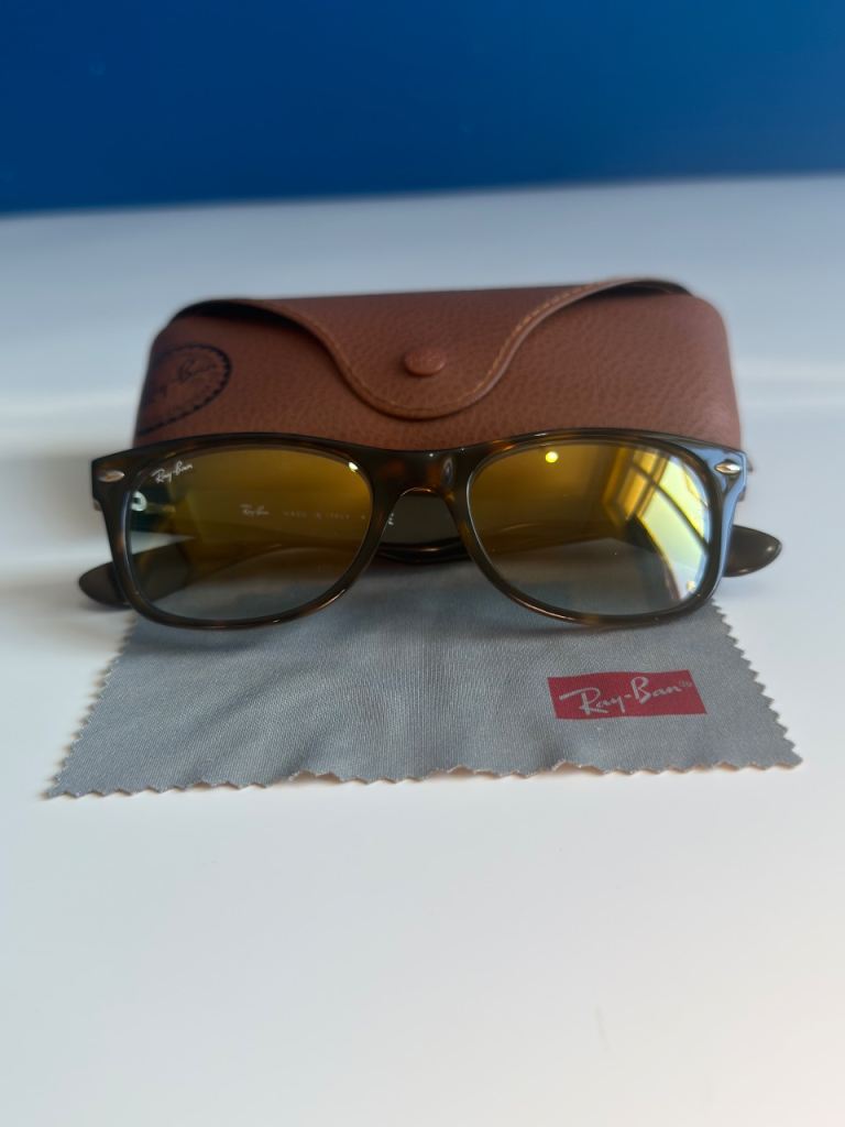 Tortoise Shell Ray-Ban New Wayfarer Rb2132 Tinted Sunglasses with Case & Cloth