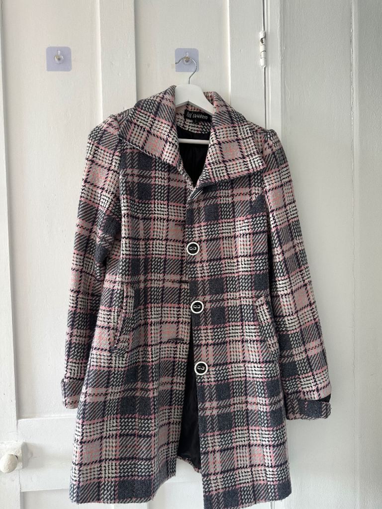Stylish Check Pattern Women's Coat – Good Condition