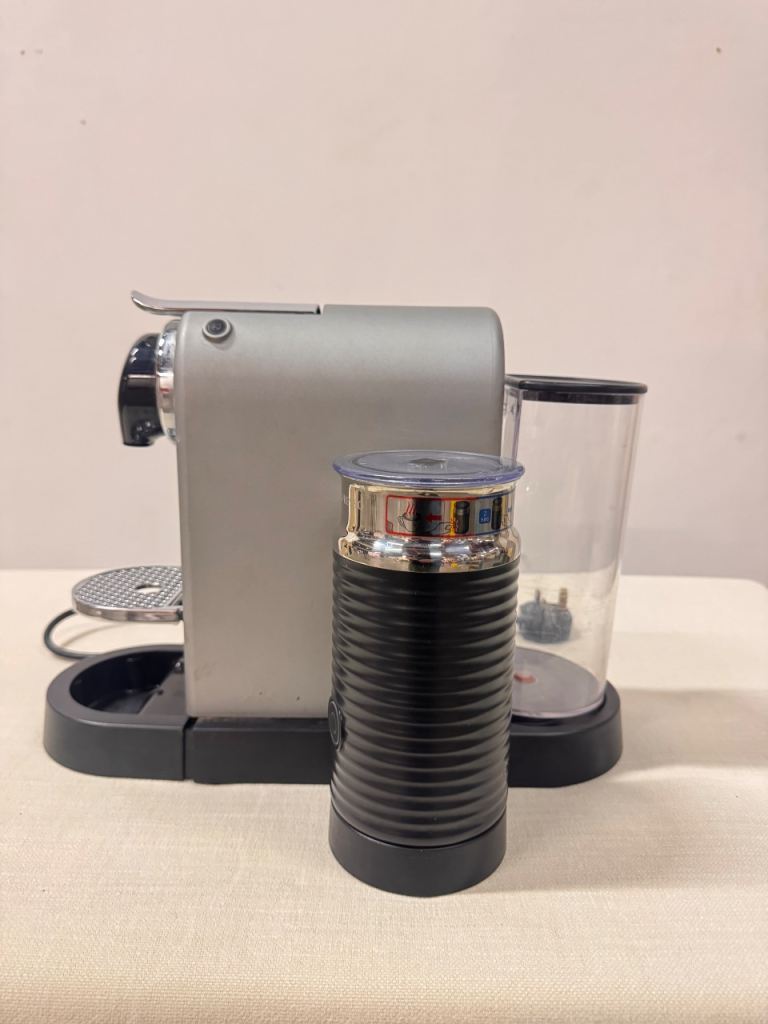 Nespresso Krups citiz coffee machine with milk frother