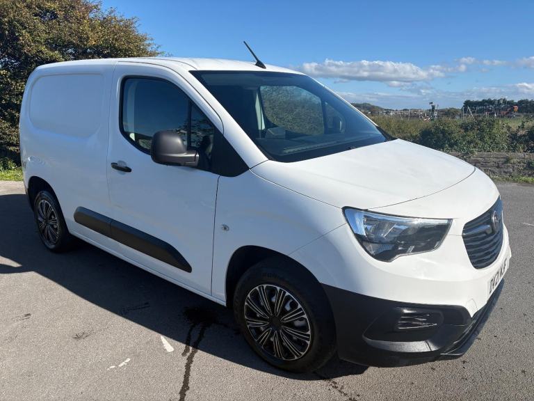 2021 Vauxhall Combo 1.5 Dynamic 118k all new belts Fsh £5695 no Vat 