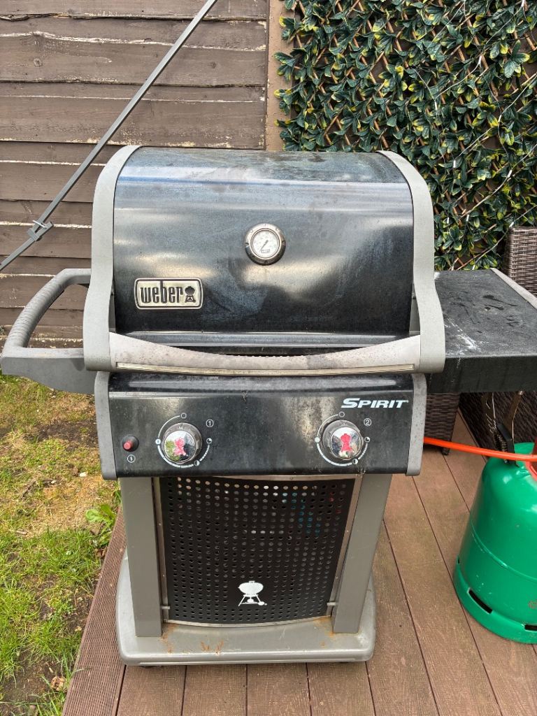Weber Spirit Gas BBQ – Good Condition, Ready for Summer