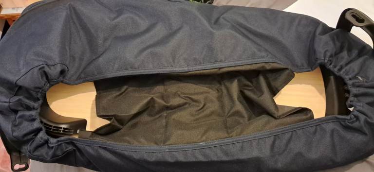 Bugaboo Fox 2 Bassinet / Carrycot - Navy Blue
