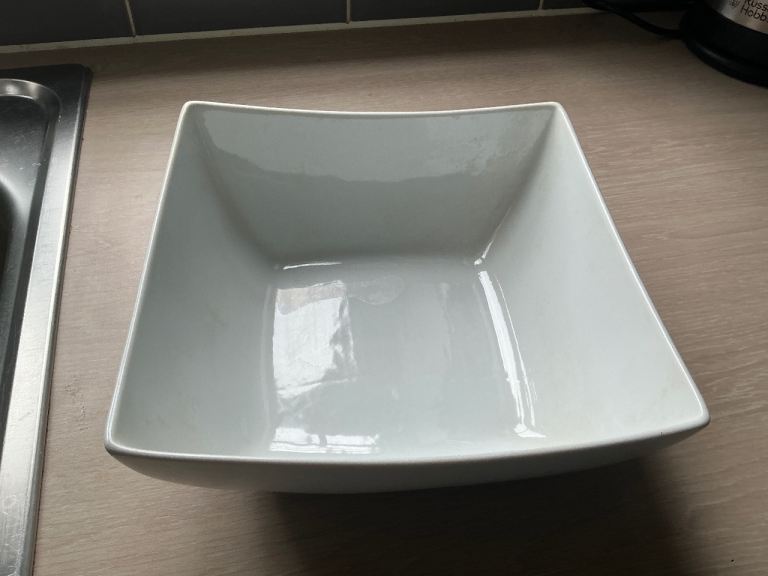 White Square Ceramic Serving Bowl – As Good As New