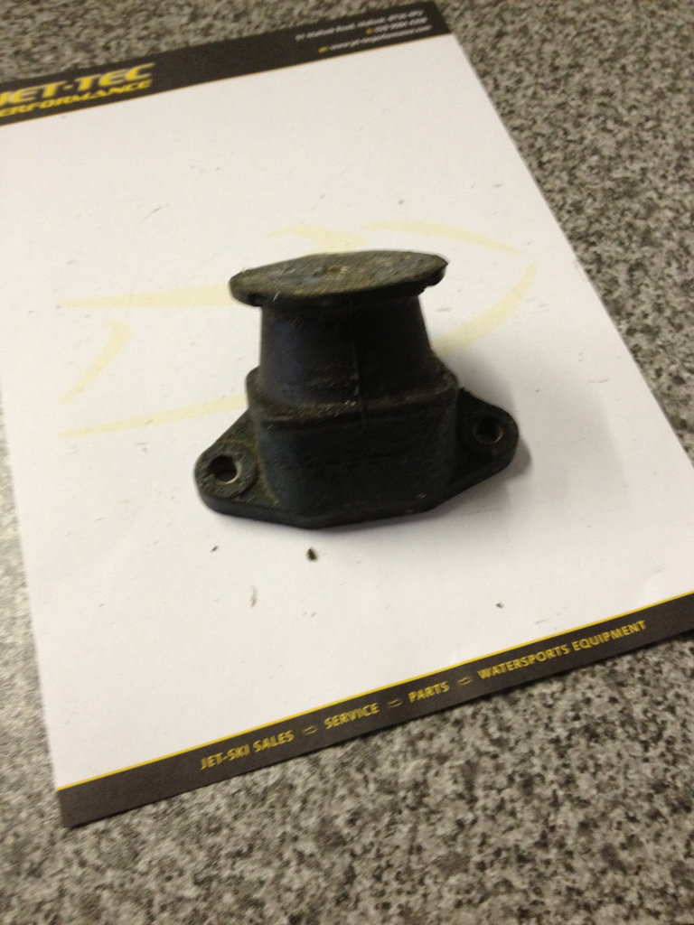 Jetski Yamaha GP, XL, Waveraider, XLT Engine Mounts Jet-Ski