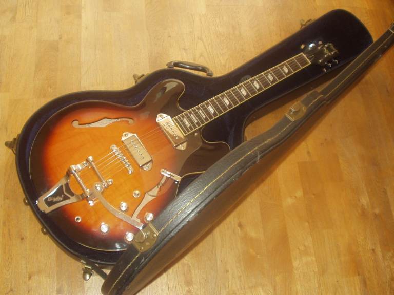 Peerless Songbird Electric Guitar & Peerless Case
