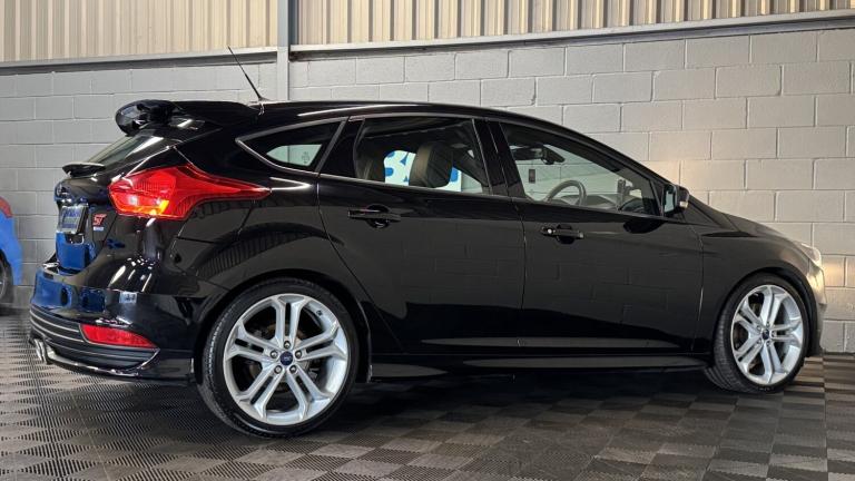 FORD FOCUS 2.0 T EcoBoost ST-2 Black Manual Petrol 2016