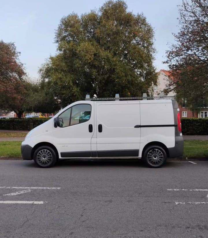 Self converted Renault Trafic campervan