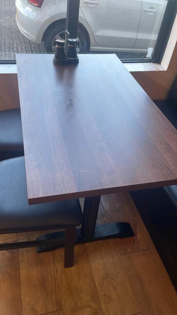 restaurant table