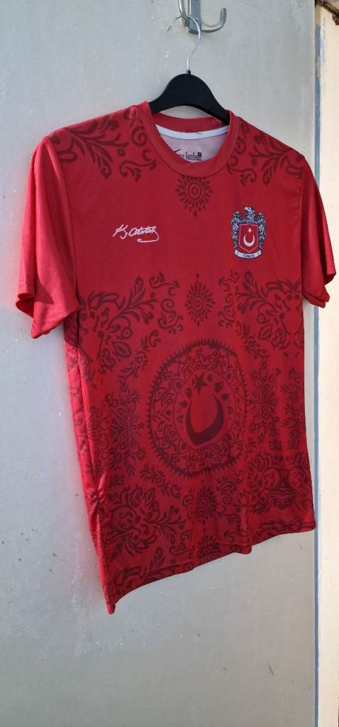 Turkey Football Club Shirt - With signature of Mustafa Kemal Atatürk - Small