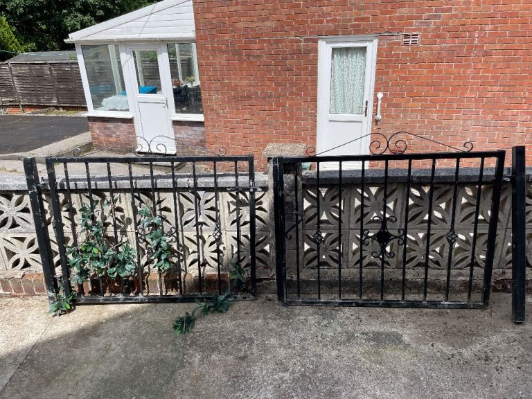 Heavy Solid Wrought Iron Double Driveway Gates (with Side Posts)