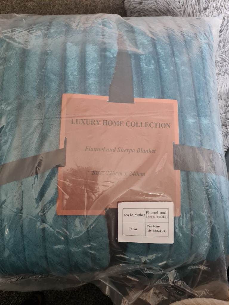 Flanel and sherpa blanket 220cm x240cm