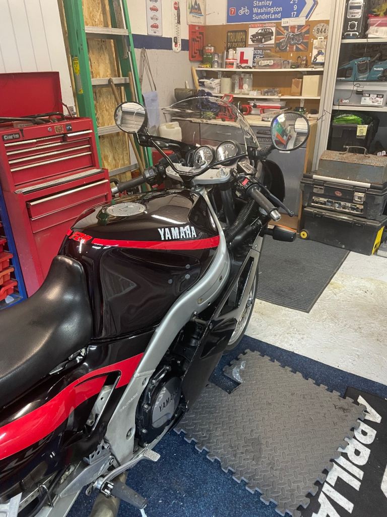 Yamaha, FZR, 1988, 989 (cc)