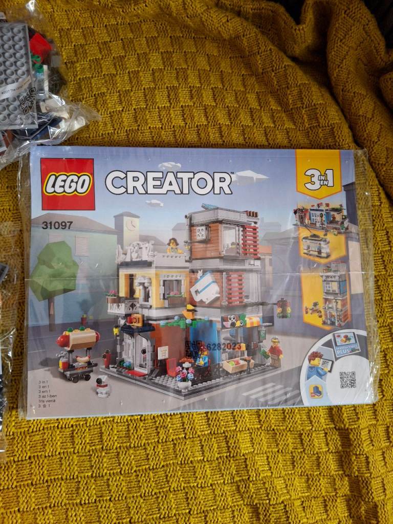 Lego 3 in 1 Creator Townhouse and Cafe