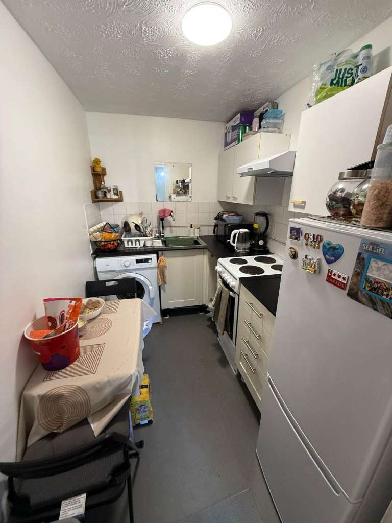 Studio Flat, 1st Floor, Elmore Close HA0