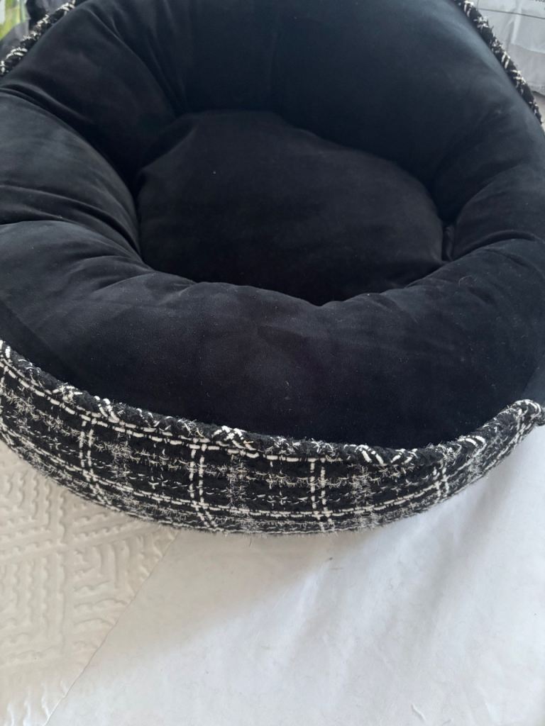 New Lipsy pet bed