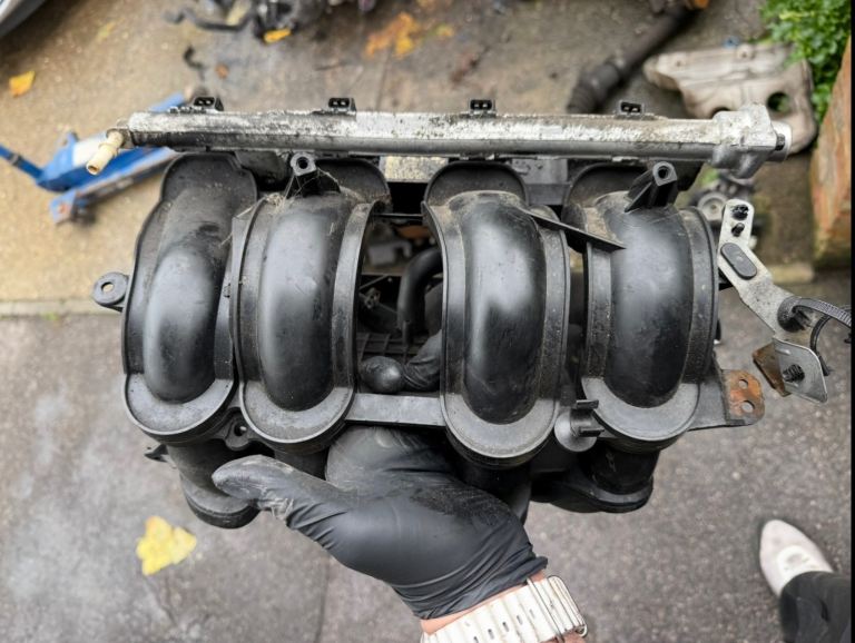 2005 1.6 petrol inlet manifold 