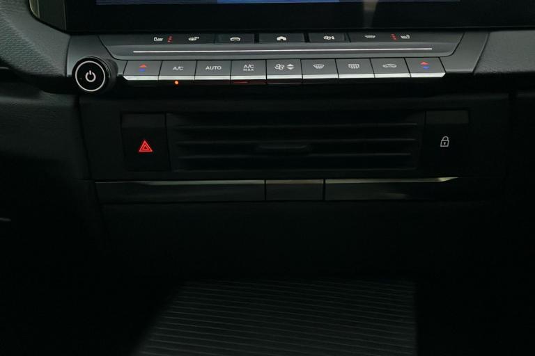  Vauxhall Astra Sports 1.2 Turbo Ultimate Sports Tourer 5dr Petrol Auto Euro 6