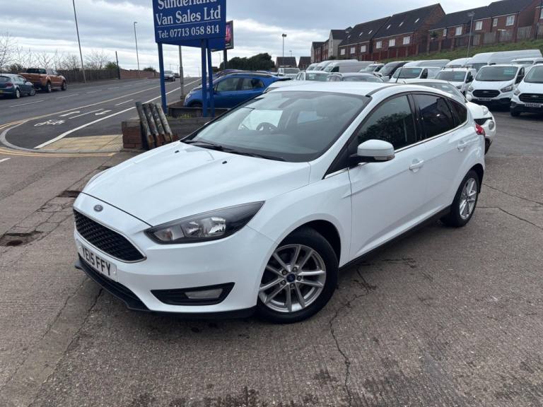 2015 Ford Focus 1.6 TDCi Zetec Euro 5 (s/s) 5dr Hatchback Diesel Manual