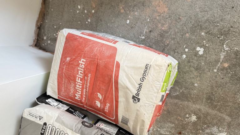 3 25kg bags of plaster
