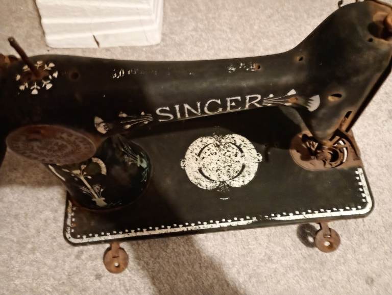 Antique Sewing machibe