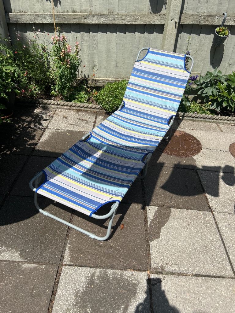 Garden sun lounger 