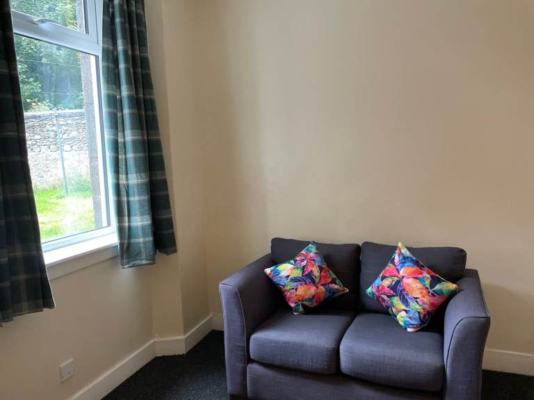 One bed flat  Summerfield Terrace