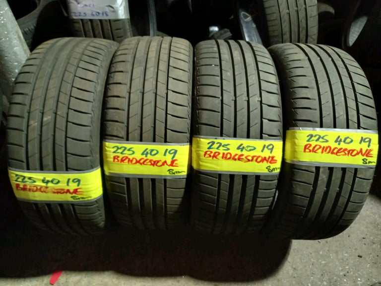 225 40 19s Bridgestone 7mm tread only £45 FREEfitting&balance opn7days