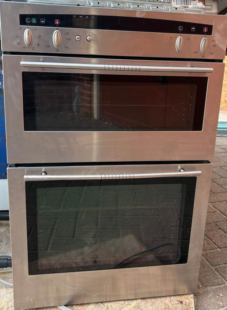 Integrated Neff Double Oven, Stainless Steel – Good Condition