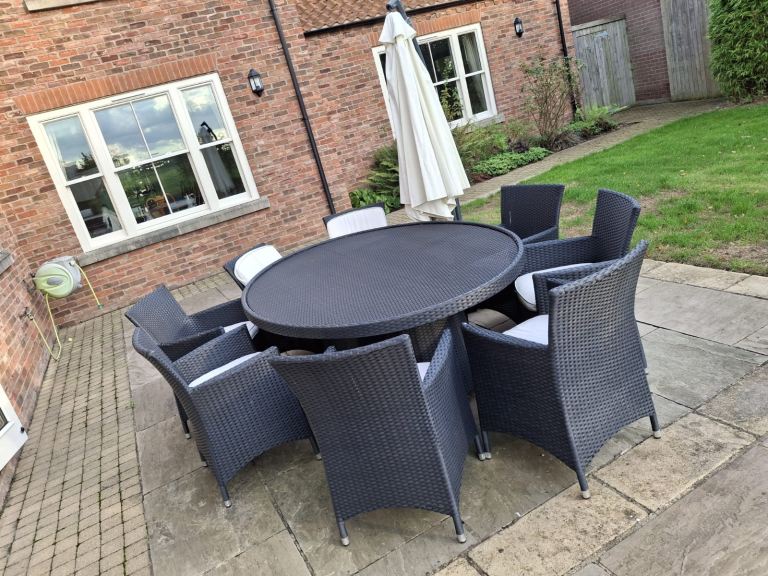 Large Rattan Garden Dining Set with 8 Chairs and Cushions