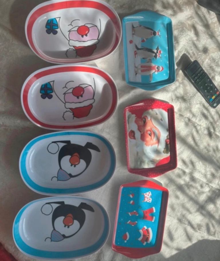 7 Plates kids Santa christmas
