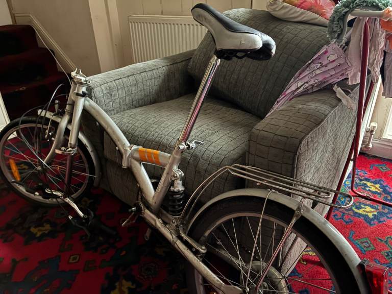 BARGAIN FOLDABLE BIKE – NEEDS REPAIR (See description)