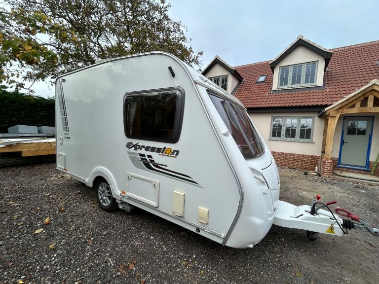 Swift expression 2 berth with motormover
