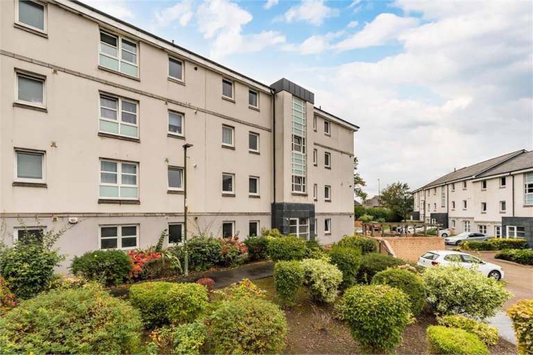 Medics for flatshare, furnished single bedrooms, private development Chesser Crescent - Gorgie