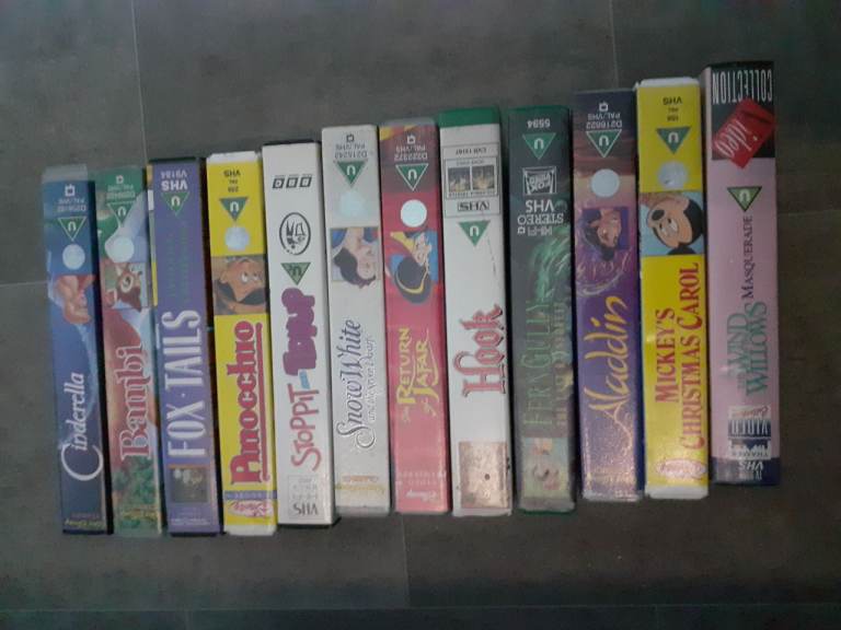Classic Disney VHS Tapes - Cinderella, Aladdin, Snow White & more