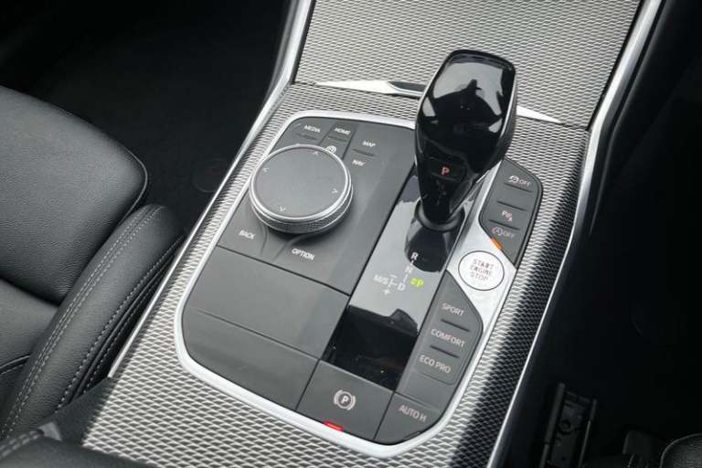 2021 BMW 3 Series 320i M Sport 5dr Step Auto ** Rear Parking Camera - Heated Seats ** Semi-Au Est...