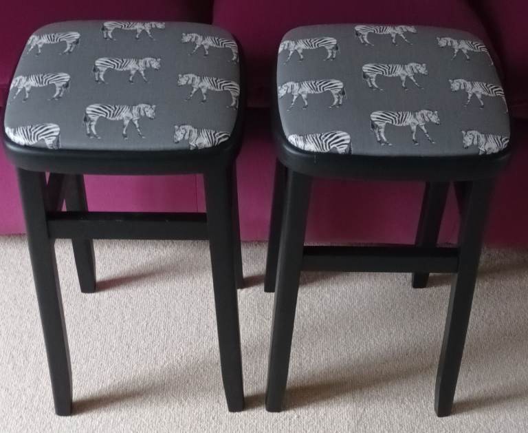 STUNNING PAIR OF VINTAGE RETRO STOOLS 1970's