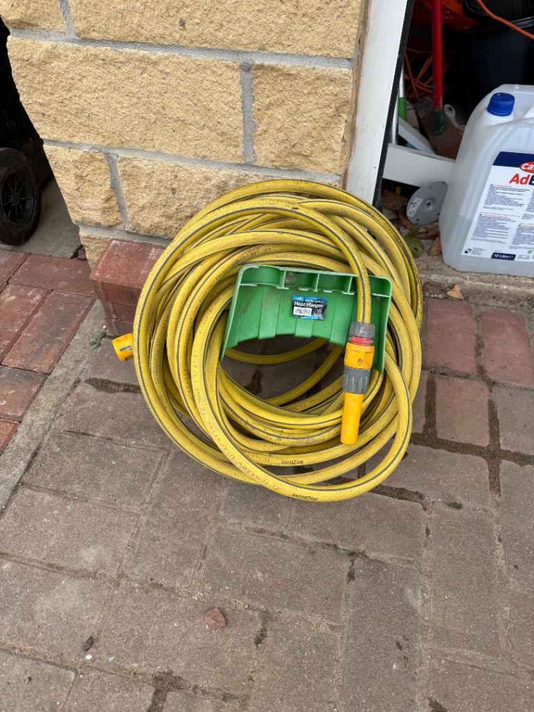 Hozelock garden hose 25m with hose tidy 