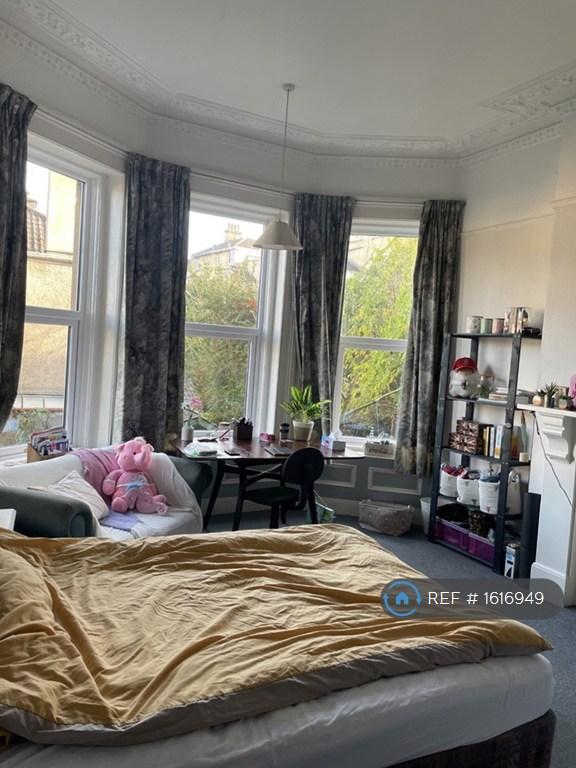 2 bedroom flat in Hampton Road, Bristol, BS6 (2 bed) (#1616949)