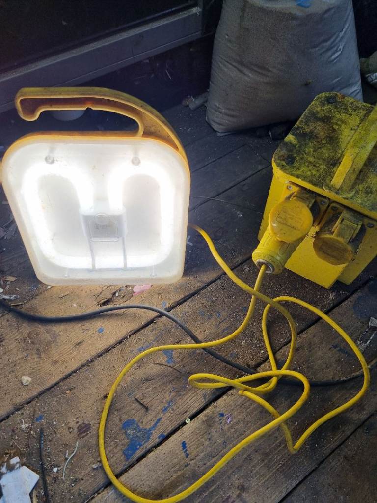 110 v work lightsand 110v box