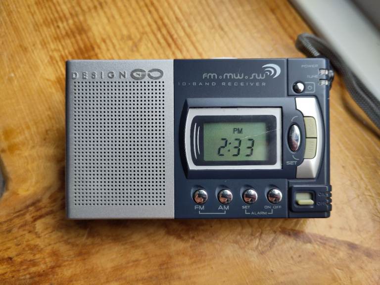 Design go 10 band pocket radio