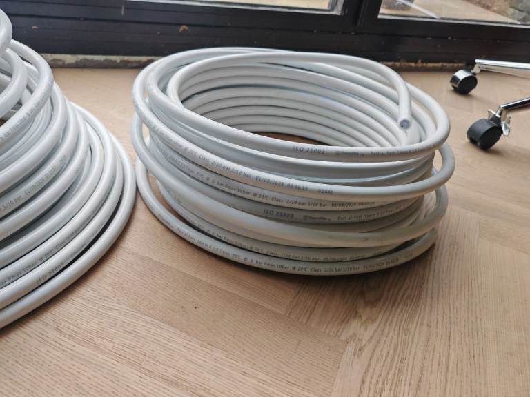 Underfloor heating pipe 