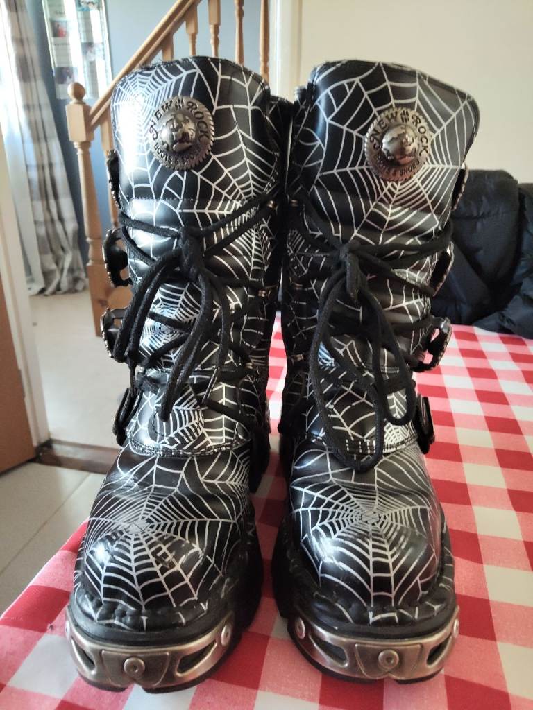 New rock reactor boots 