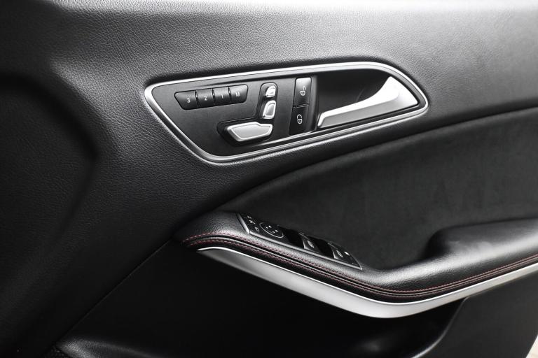 2019 Mercedes-Benz CLA 2.1 CLA220d AMG Line Night Edition (Plus) Coupe 7G-DCT Euro 6 (s/s) 4dr SA...