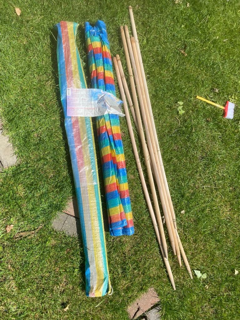 Colourful Windbreak with Poles - Beach / Garden Shelter