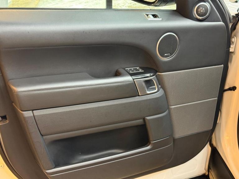 2020 Land Rover Range Rover Sport 3.0 SD V6 Autobiography Dynamic Auto 4WD Euro 6 (s/s) 5dr ESTAT...